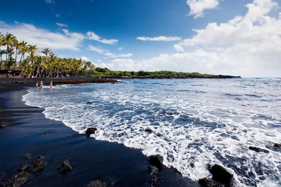 hawaii-beaches-punaluu-black-sand-beach