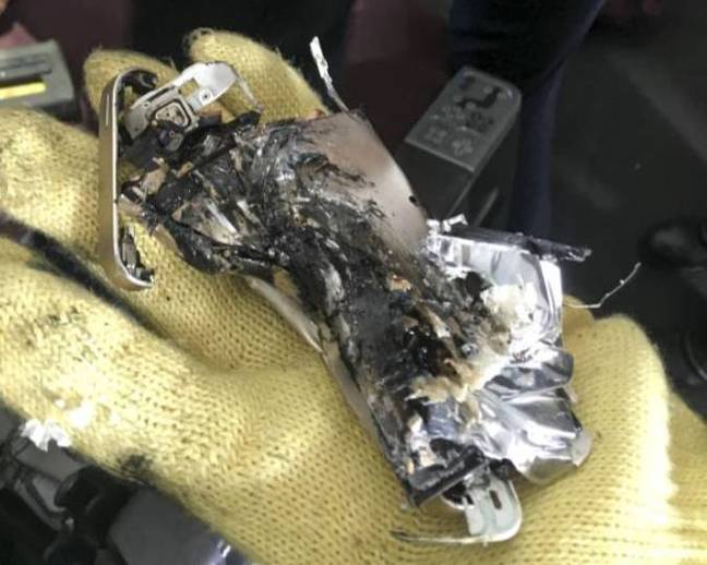 crushed_burned_phone_on_qantas_flight2